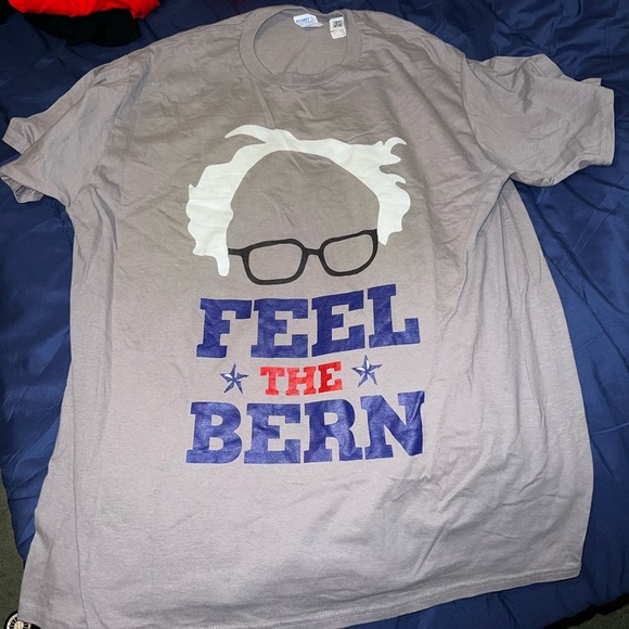 Bernie Sanders Tshirt - Picture 1 of 2